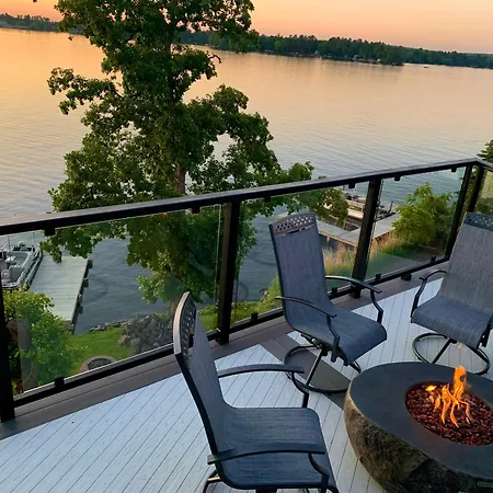 New Lakeview Lookout Triangle House